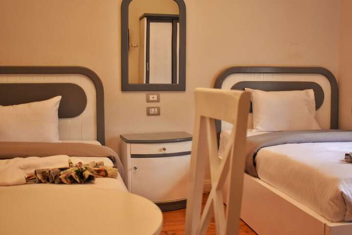 Room 8 of 29