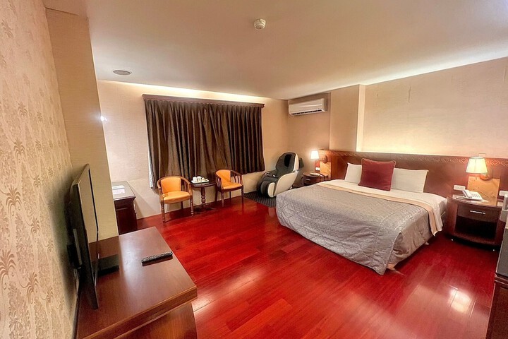 Room 10 of 23