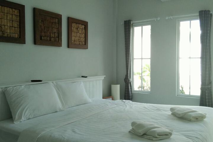 Room 12 of 30
