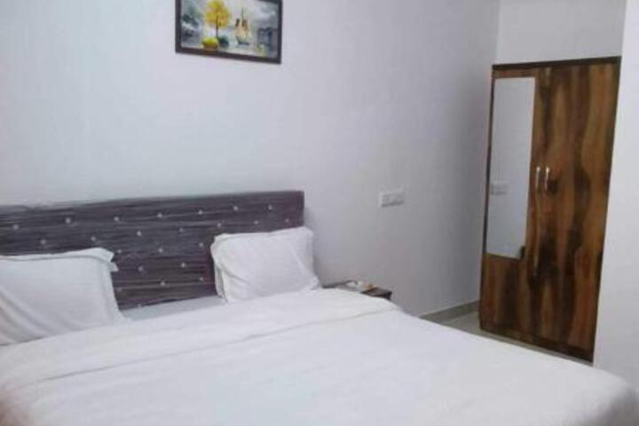 Hotel O Deluxe United Corporate Homes 2