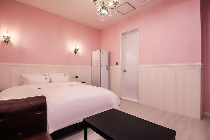 Room 65 of 152