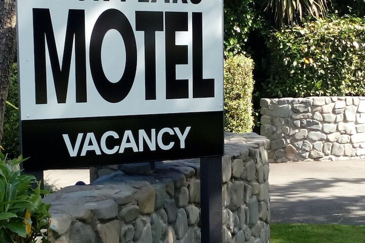Exterior of Four Peaks Motel