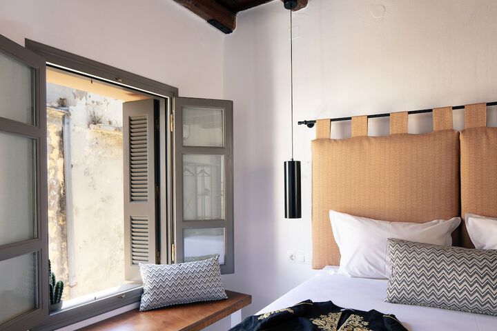 Room 43 of 74