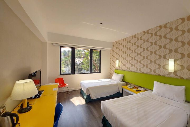 Room 13 of 79