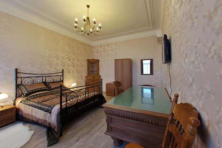 Room 7 of 20