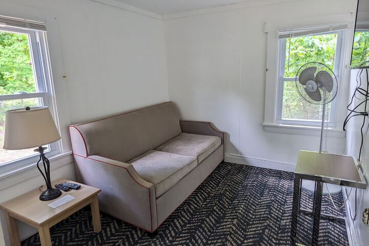 Standard Room, King or Two Doubles (5 of 10)