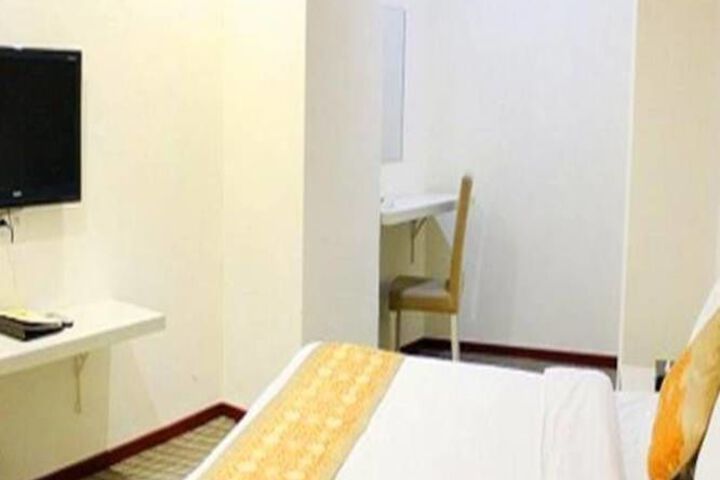 Room 63 of 71