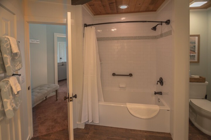 Room 10 of 21