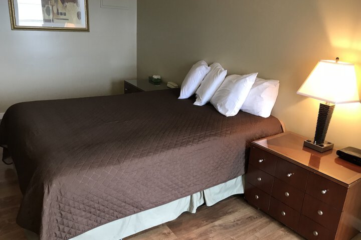 Room 19 of 104