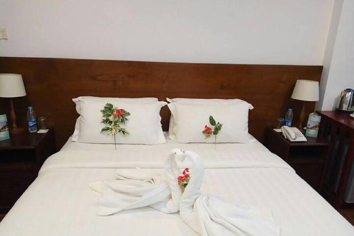 Room 4 of 7