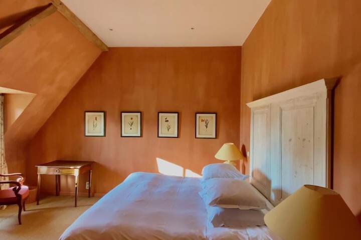 Room 9 of 40