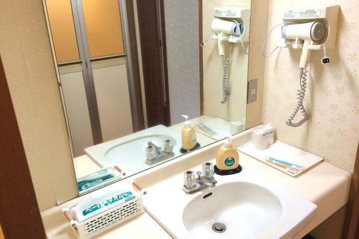 Room 14 of 25