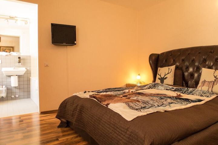 Room 25 of 63