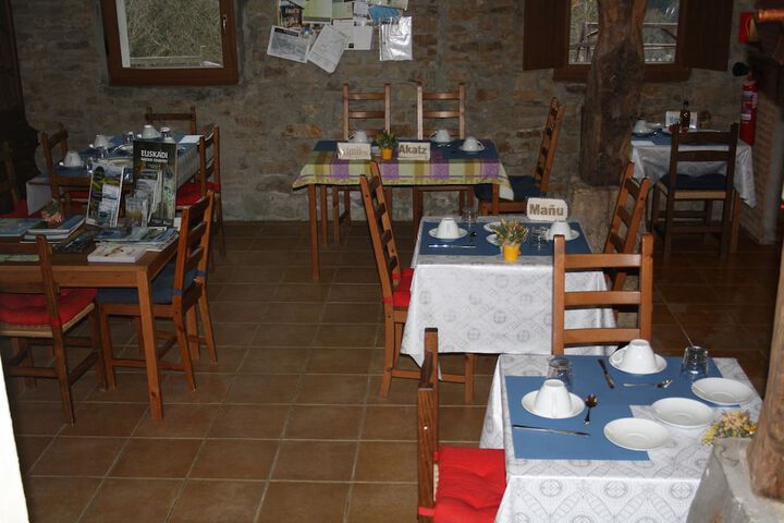 Dining 31 of 52