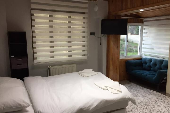 Room 3 of 27