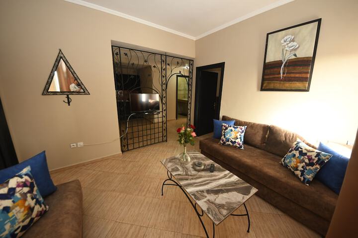 Room 25 of 38