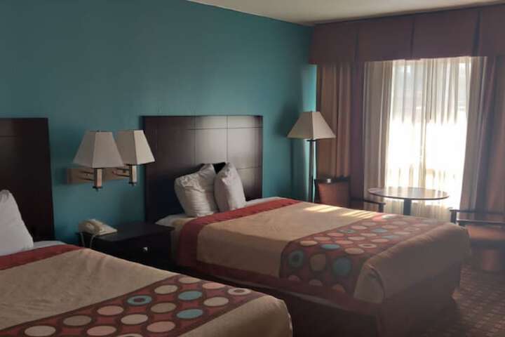 Room 13 of 34