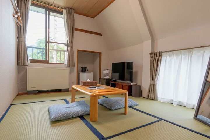 Room 6 of 37