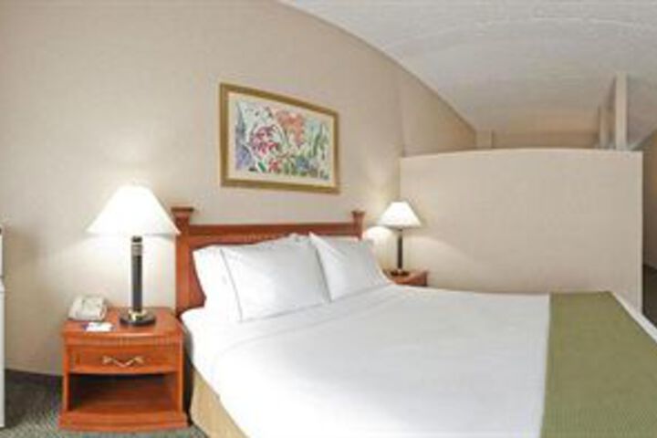 Room 11 of 26