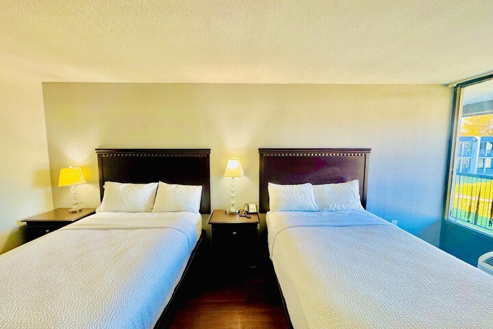 Room 8 of 25