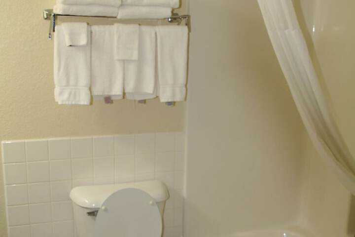 Room 35 of 60