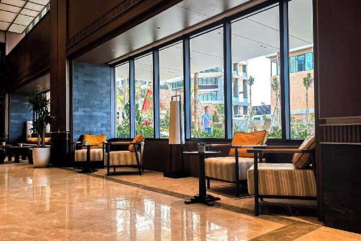 Hotel Interior 4 of 89