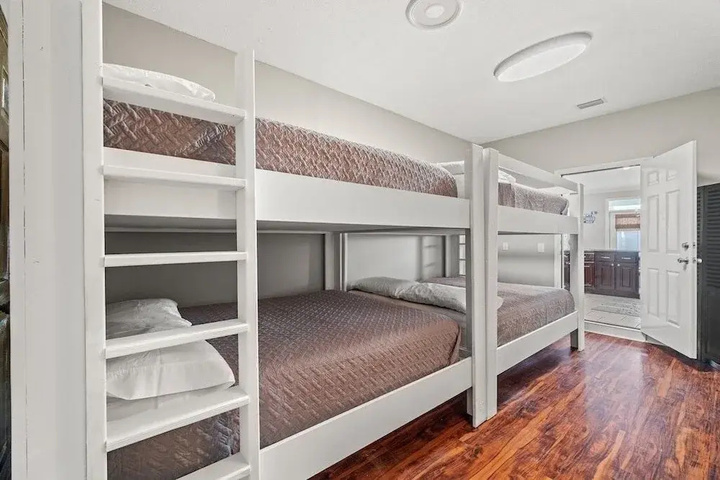 Room 3 of 24