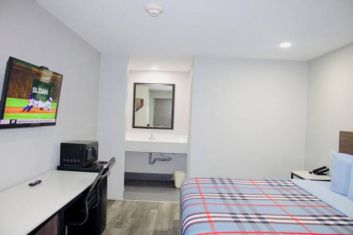 Room 7 of 25