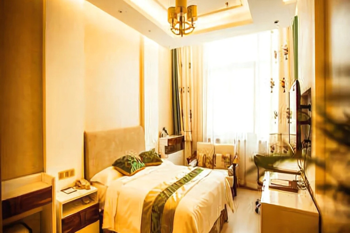 Room 3 of 18