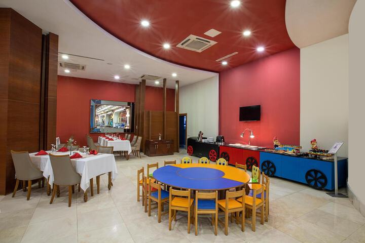Dining 199 of 280