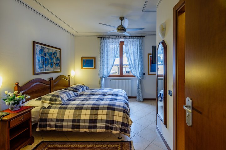 Room 45 of 115
