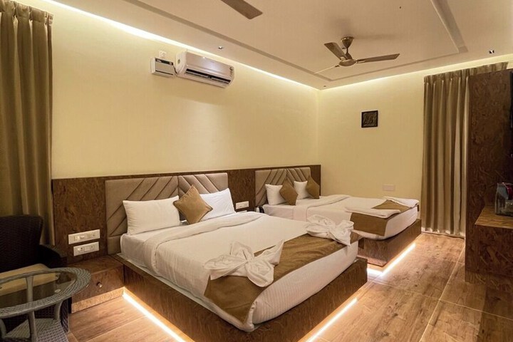 Room 21 of 53