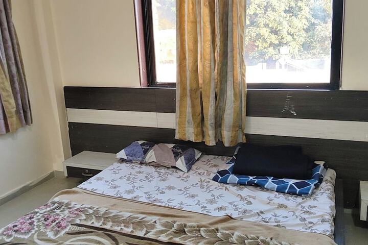 Room 44 of 124