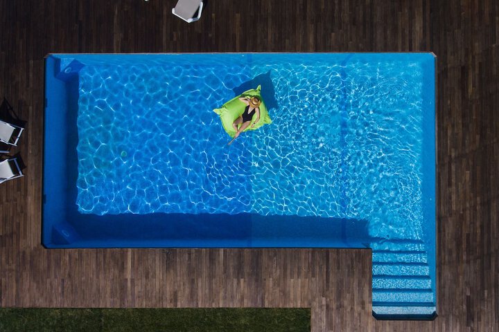 Pool 17 of 28