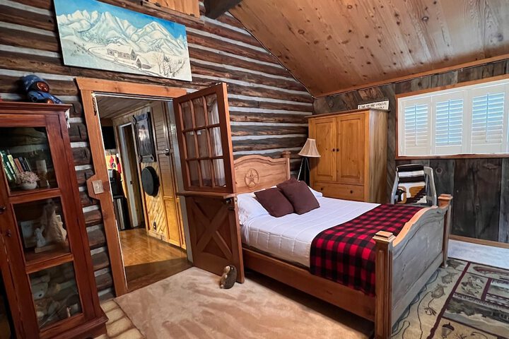 Room 6 of 14