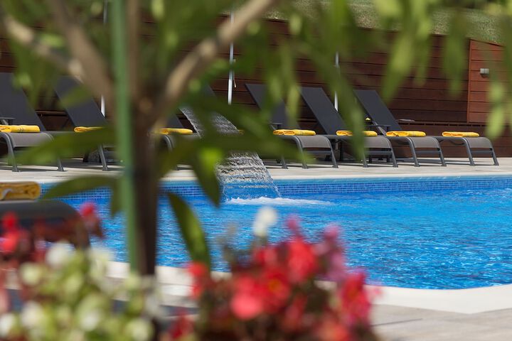 Pool 50 of 90
