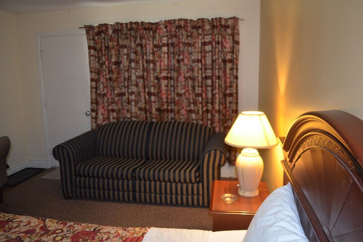 Room 15 of 24