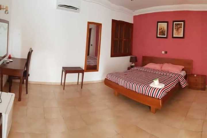 Room 8 of 12