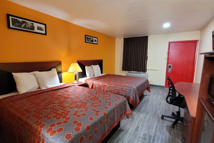 Room 5 of 17