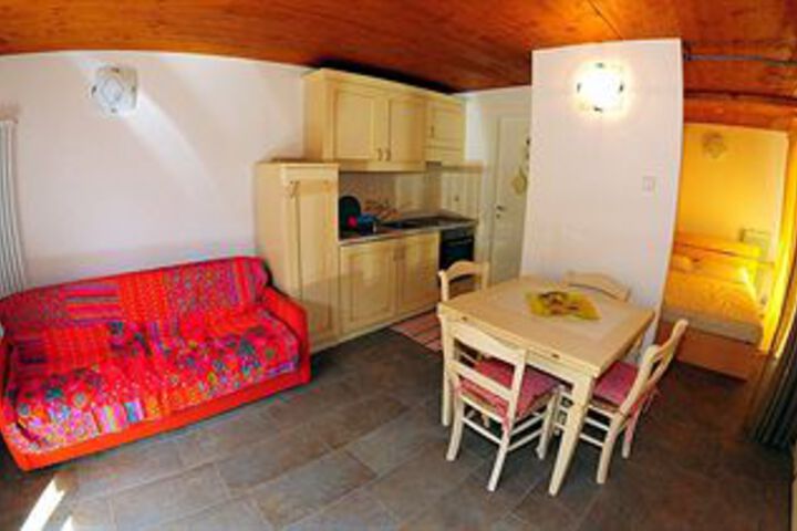 Room 21 of 27