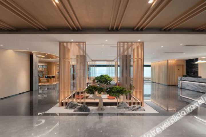 Hotel Interior 20 of 28