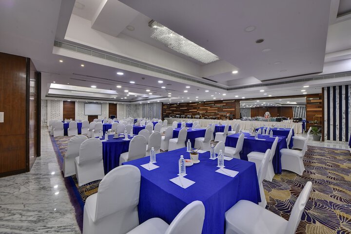 Ballroom/Hall 50 of 64