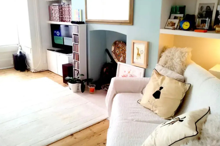 Room 2 of 15