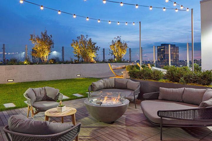 Suite Home at Amli West Loop in Chicago, IL