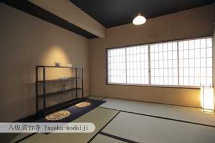 Room 18 of 48