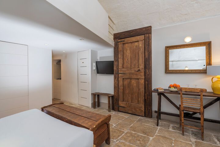 Room 28 of 150