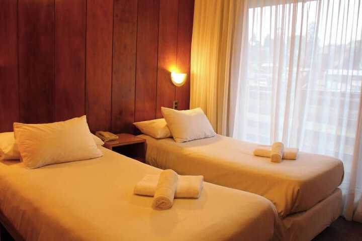 Room 10 of 77