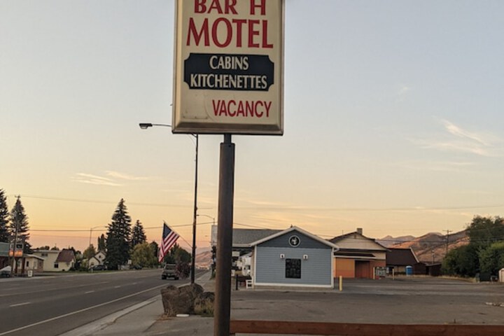 Hotel 8 of 9