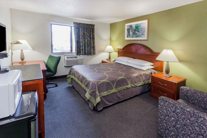 1 King Bed (20 of 20)