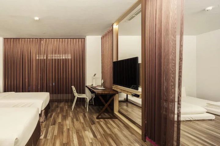 Room 7 of 23